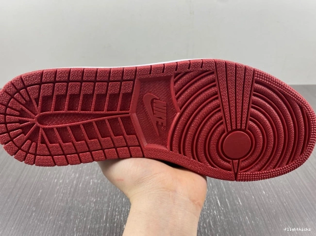 Air Retro Bred Low Jordan 705329-001 1 0714